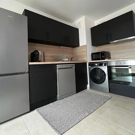 Le Catalina 6 People, Balcony Et Parking * Saint-Sébastien-sur-Loire